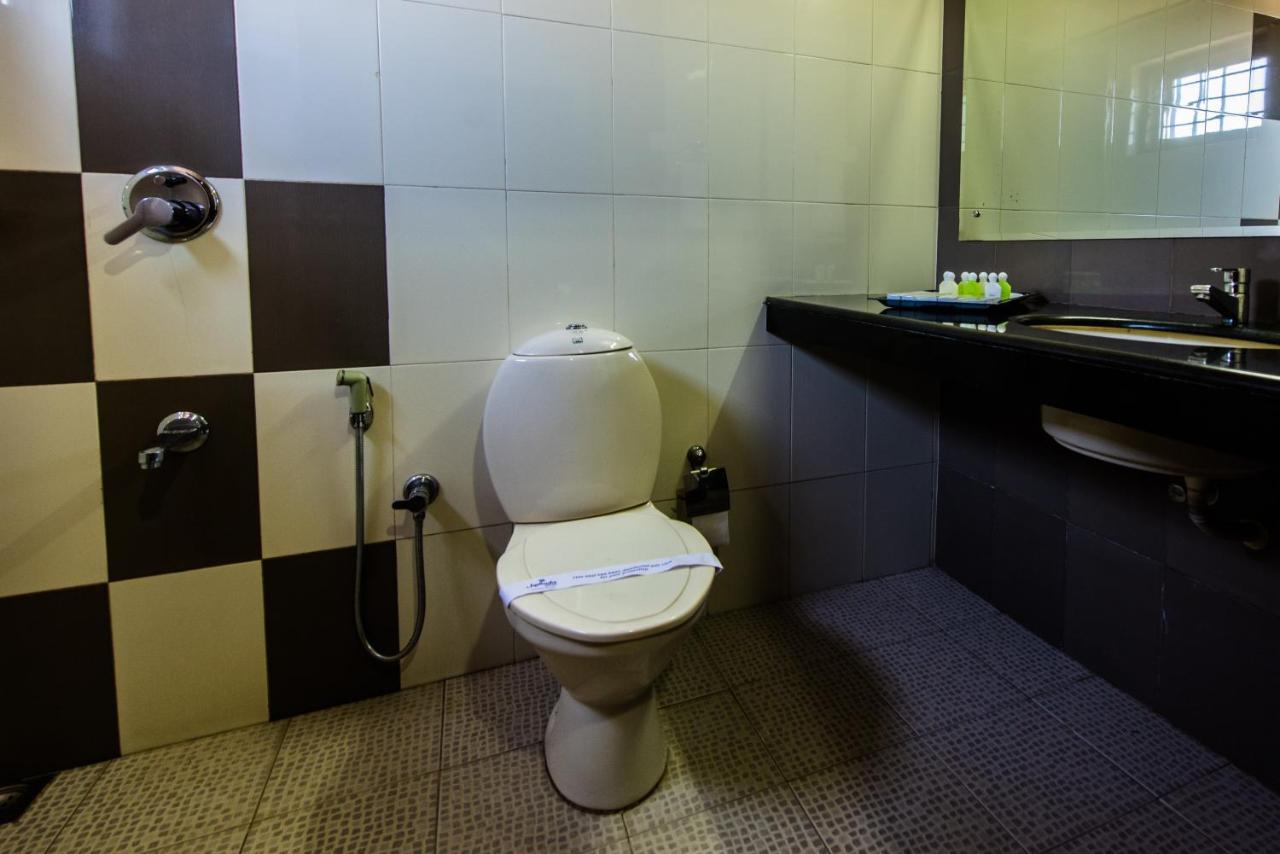 Kallada Hotels And Resorts Thrissur Экстерьер фото